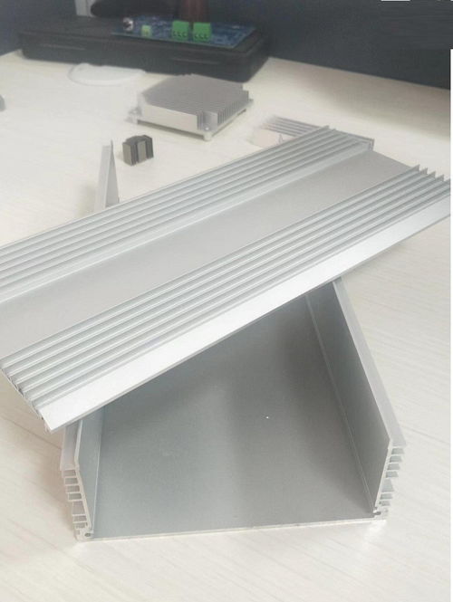 东莞市亿之鸿精密五金 专业定制电子产品铝外壳与办公用品